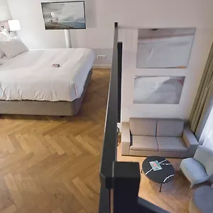 Pestana Riverside Hotel